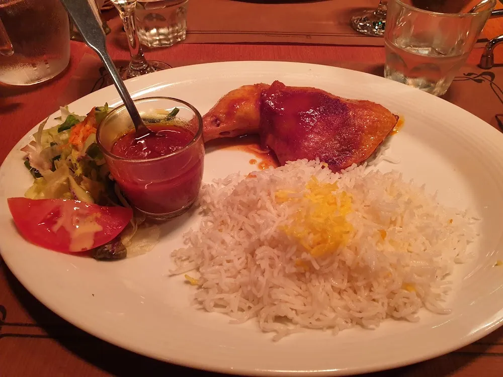 Polo Morgh Sauce Tomate Et Riz Iranien Au Safran